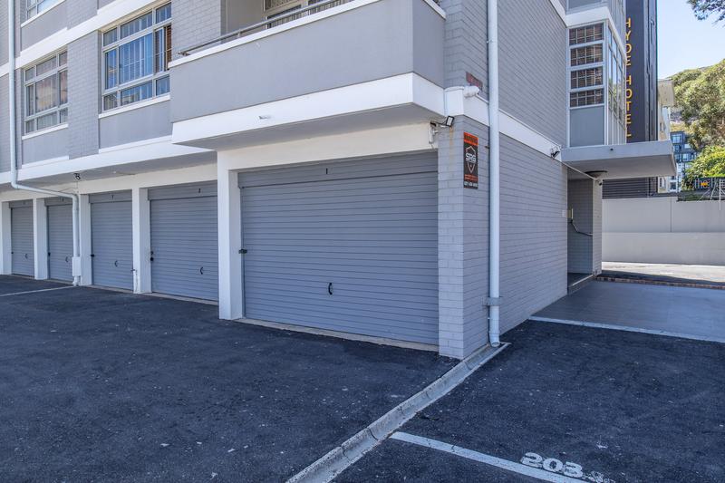 3 Bedroom Property for Sale in Sea Point Western Cape